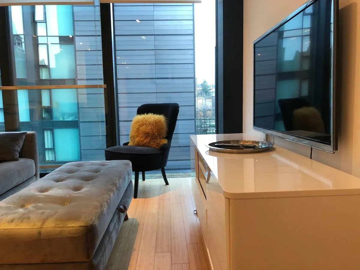 2 Bed Apartment At Quartermile Edinburgh